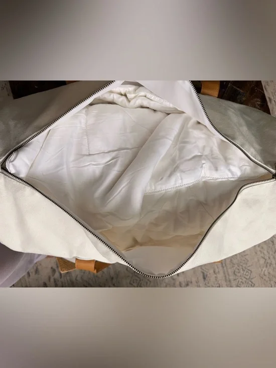 Cozy Earth Bamboo Viscose Comforter Twin/Twin XL $328 retail - Picture 3 of 5